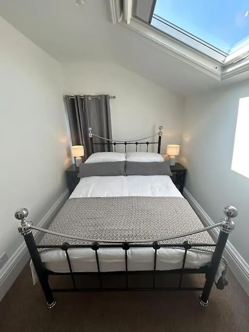 Holiday home Beautiful 4Br Home Near Chester Racecourse