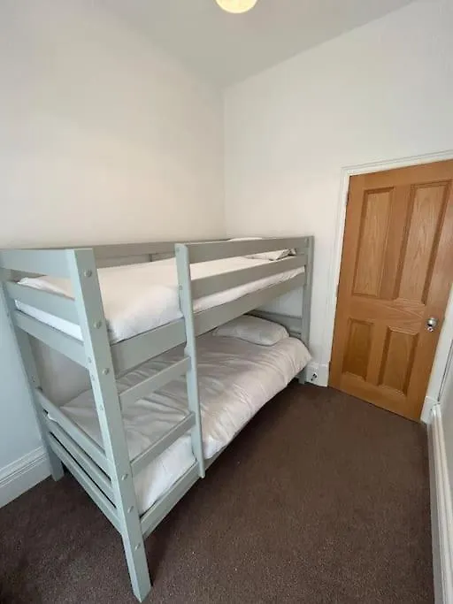 Beautiful 4Br Home Near Chester Racecourse